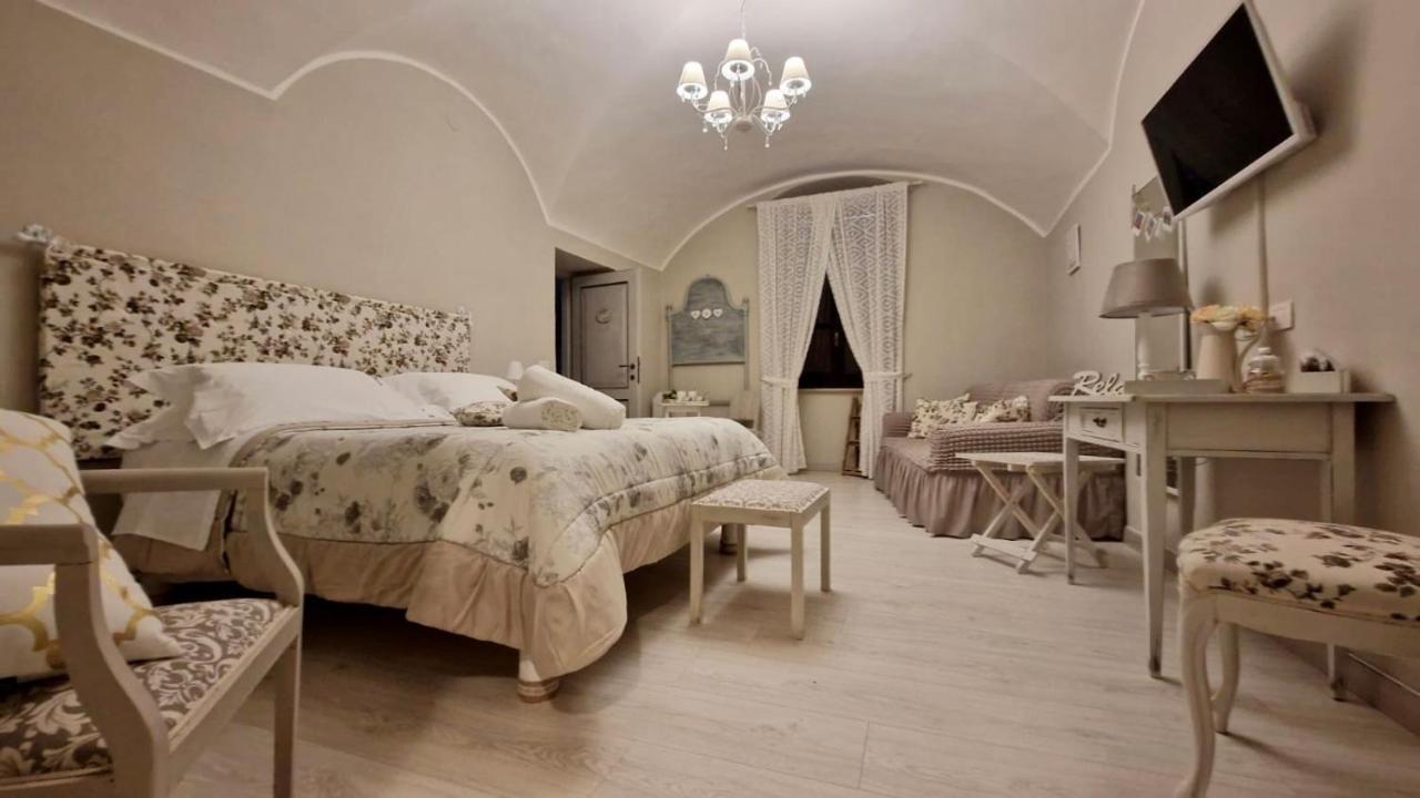 Domo 'E Sa Rosa Hotel Bosa Buitenkant foto